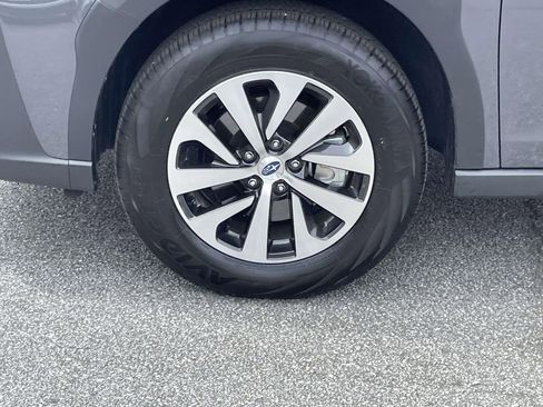 Used 2025 Subaru Outback Premium w/ Popular Package #1 image 9