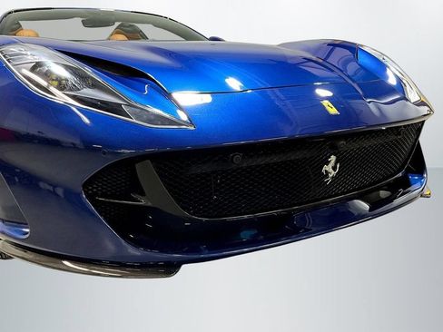 Used 2022 Ferrari 812 GTS RWD image 27