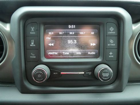 Used 2018 Jeep Wrangler Unlimited Sport S AWD/4WD image 27