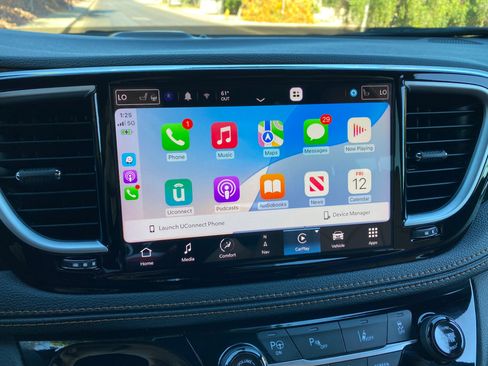 Used 2023 Chrysler Pacifica Pinnacle image 73