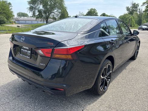 Used 2023 Nissan Altima 2.5 SR AWD/4WD image 3