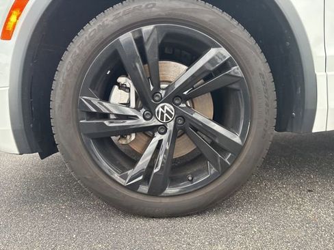 Certified 2024 Volkswagen Tiguan SE R-Line AWD/4WD image 11