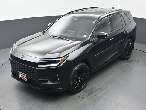 Used 2026 Toyota RAV4 XSE AWD/4WD image 38