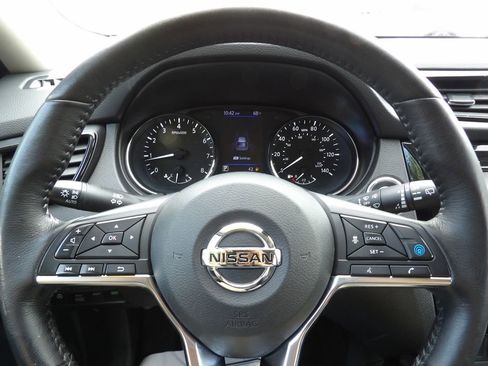 Used 2019 Nissan Rogue SV w/ Sun & Sound Touring Package AWD/4WD image 17