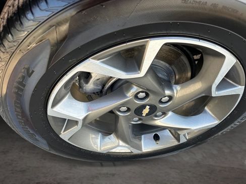 Used 2025 Chevrolet Trax LT w/ Driver Confidence Package FWD image 16