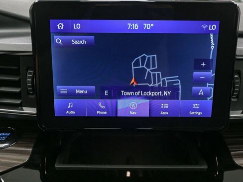 Used 2024 Ford Explorer Limited w/ Equipment Group 301A AWD/4WD image 28