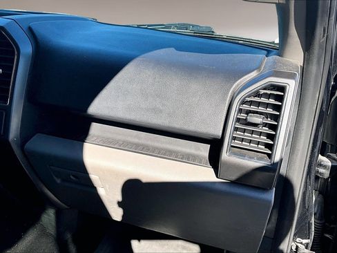 Used 2017 Ford F150 XLT image 19