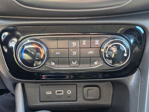 Used 2021 Buick Encore GX Preferred w/ Cold Weather Comfort Package image 24