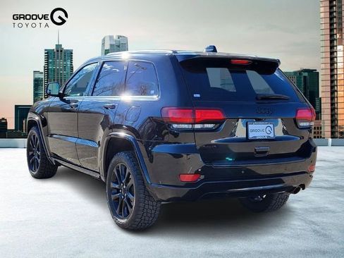 Used 2018 Jeep Grand Cherokee Altitude image 3