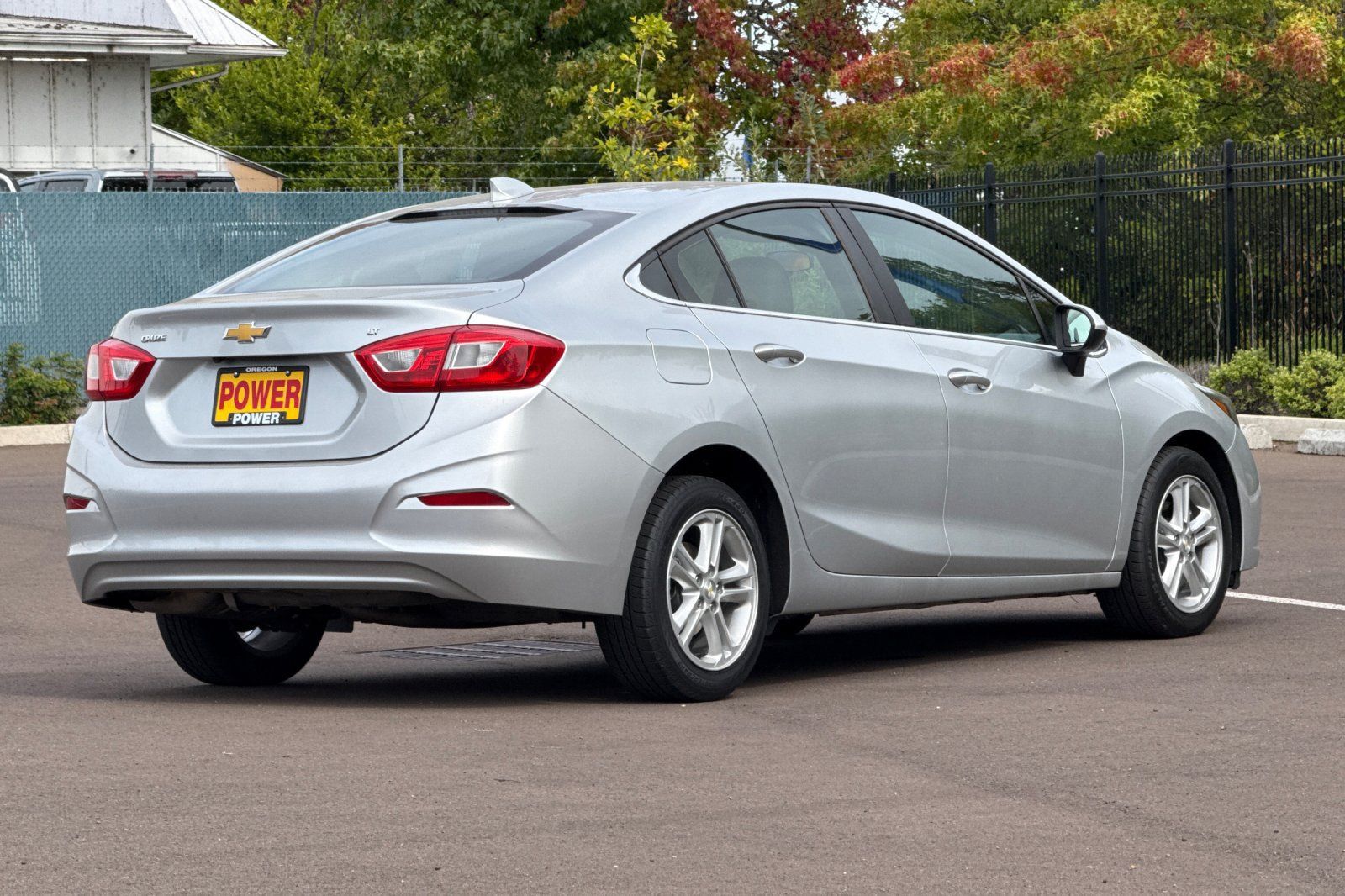 Used 2017 Chevrolet Cruze LT FWD image 4