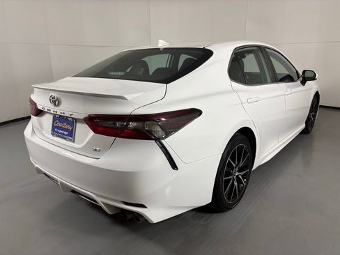 Used 2023 Toyota Camry SE FWD image 8