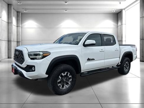 Used 2023 Toyota Tacoma TRD Off-Road w/ Black Out Package (TMS) AWD/4WD image 4