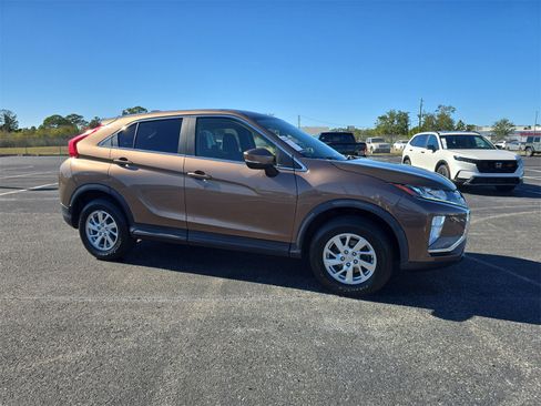 Used 2019 Mitsubishi Eclipse Cross ES image 2