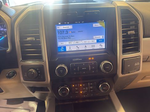 Used 2019 Ford F250 Lariat w/ Lariat Ultimate Package AWD/4WD image 19