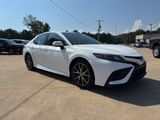 Used 2021 Toyota Camry SE image 3