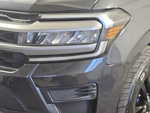 Used 2023 Ford Expedition XLT AWD/4WD image 29