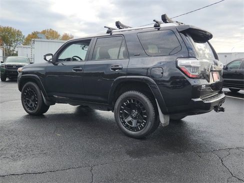 Used 2018 Toyota 4Runner SR5 image 5