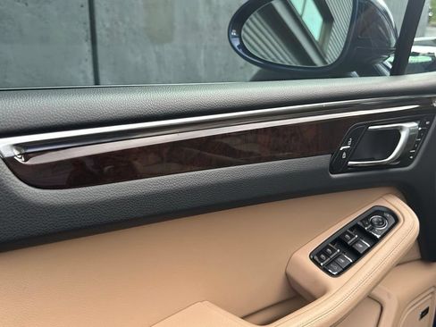 Certified 2026 Porsche Macan AWD/4WD image 32