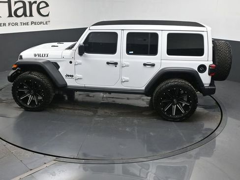 Used 2024 Jeep Wrangler Willys image 43
