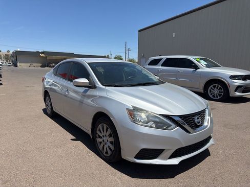 Used 2019 Nissan Sentra S FWD image 2
