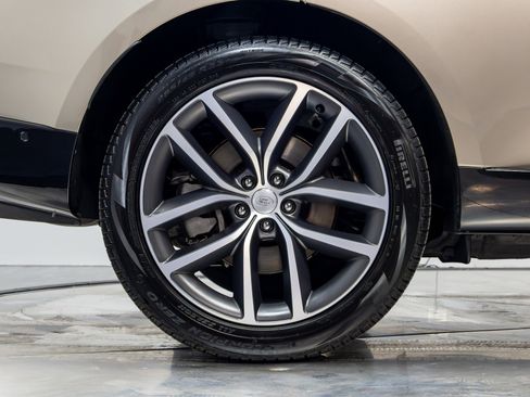 Used 2025 Land Rover Range Rover SE AWD/4WD image 19