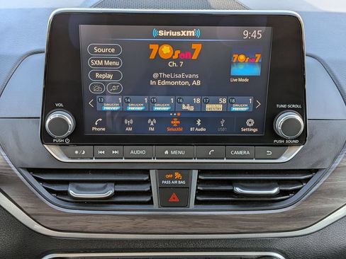 Used 2025 Nissan Altima 2.5 SV FWD image 23