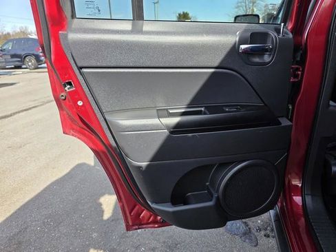 Used 2015 Jeep Patriot Latitude image 17