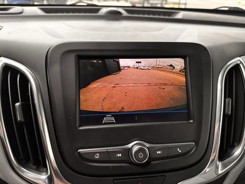 Used 2020 Chevrolet Equinox LS w/ LS Convenience Package FWD image 11