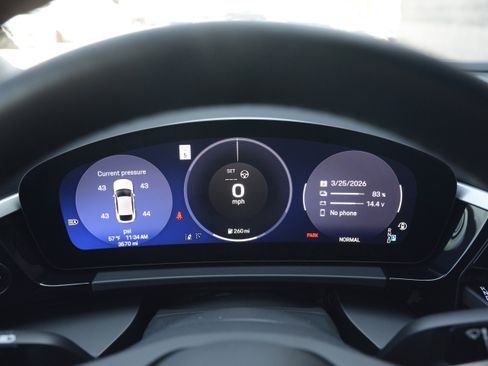 Certified 2025 Porsche Macan 4S Electric image 18