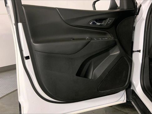 Used 2023 Chevrolet Equinox LT FWD image 24