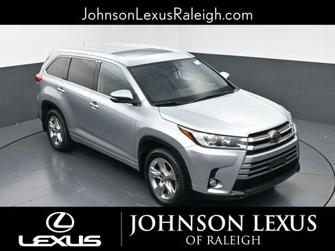 Used 2018 Toyota Highlander Limited image 22