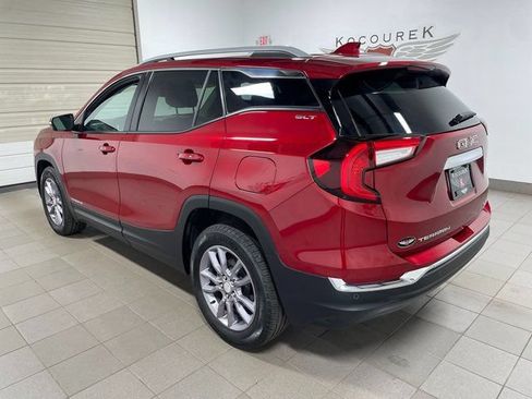 Used 2023 GMC Terrain SLT AWD/4WD image 4