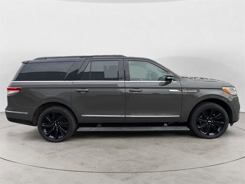 Used 2024 Lincoln Navigator L Black Label image 5