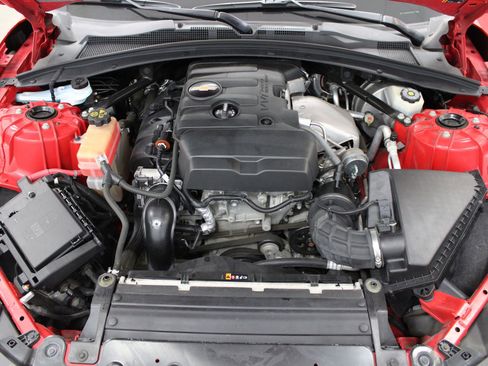 Used 2020 Chevrolet Camaro LT image 10