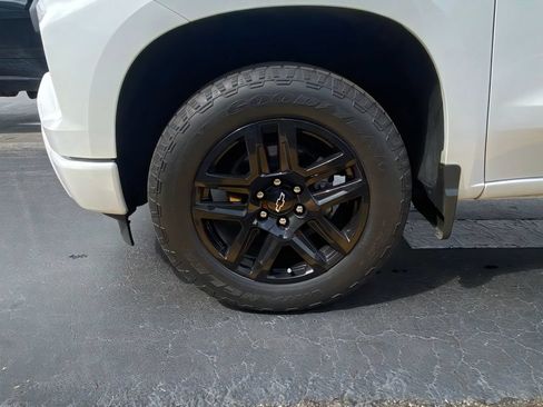Used 2023 Chevrolet Silverado 1500 Custom RWD image 12