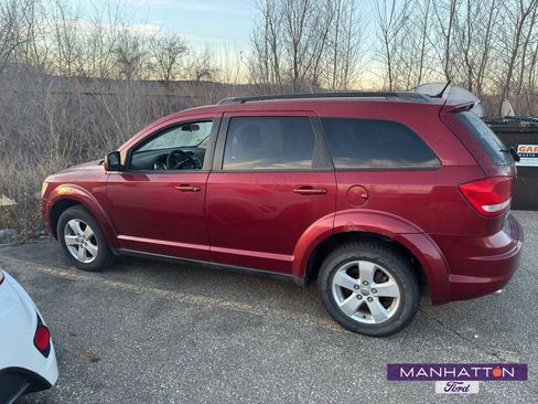 Used 2011 Dodge Journey Mainstreet image 1