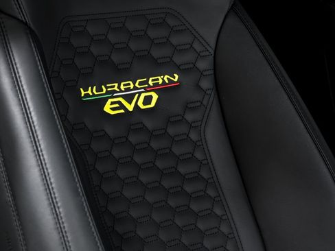 Used 2022 Lamborghini Huracan EVO AWD/4WD image 37