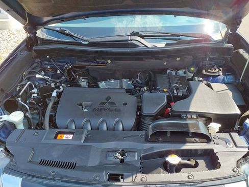 Used 2020 Mitsubishi Outlander ES FWD image 14