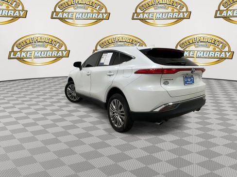 Used 2023 Toyota Venza XLE AWD/4WD image 9