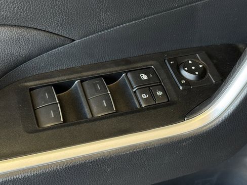 Used 2025 Toyota RAV4 XLE FWD image 13