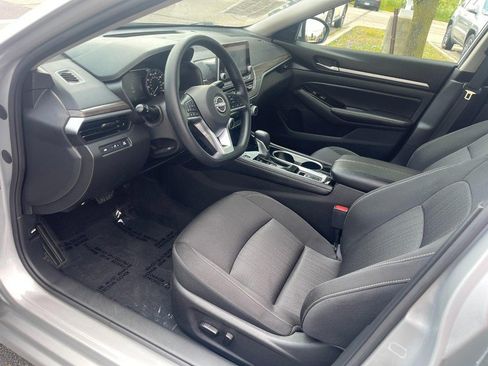 Used 2023 Nissan Altima 2.5 SV AWD/4WD image 16