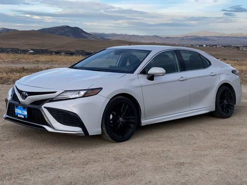 Used 2023 Toyota Camry XSE image 4