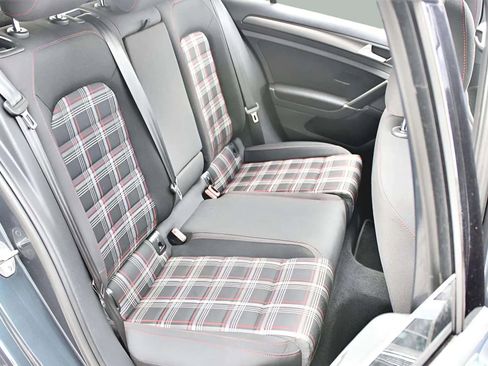 Used 2018 Volkswagen GTI SE image 24