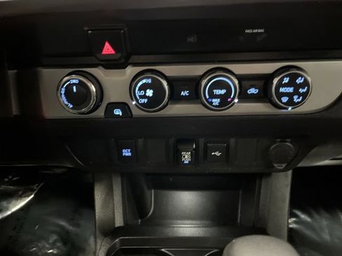 Used 2020 Toyota Tacoma SR5 image 18