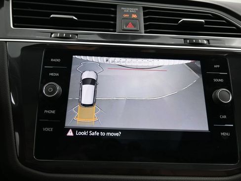 Used 2024 Volkswagen Tiguan SE R-Line FWD image 23