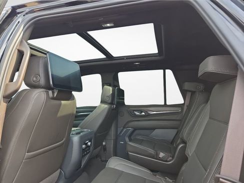 Used 2024 GMC Yukon Denali w/ Advanced Technology Package AWD/4WD image 13