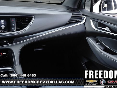 Used 2023 Buick Enclave Essence image 33
