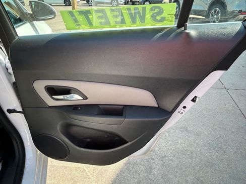Used 2015 Chevrolet Cruze LT FWD image 15