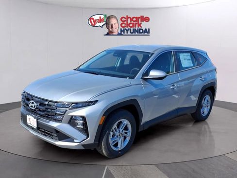 New 2026 Hyundai Tucson SE FWD image 1