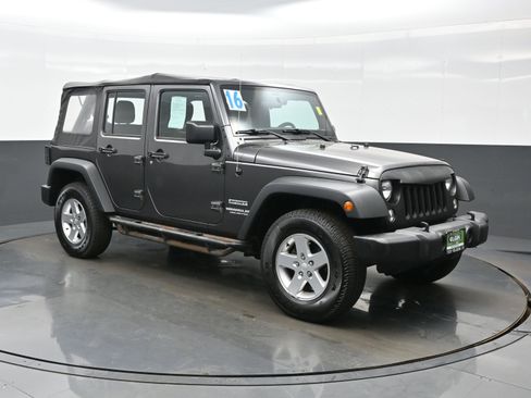 Used 2016 Jeep Wrangler Unlimited Sport AWD/4WD image 8